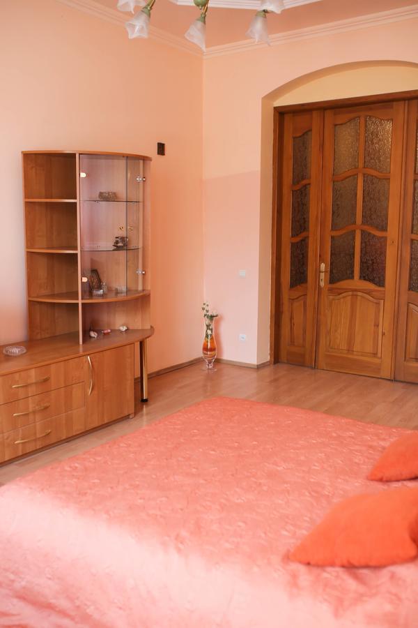Apartment Near St. Elizabeth Church Lviv Exterior foto