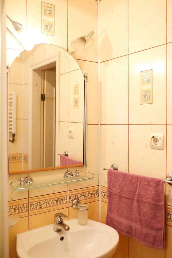 Apartment Near St. Elizabeth Church Lviv Exterior foto